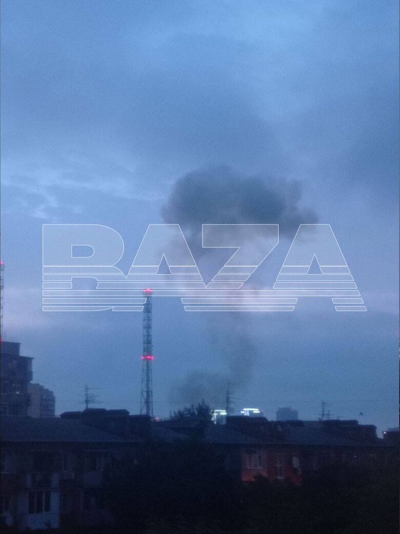 Краснодар атакували безпілотники, уламками пошкоджено будівлю в центрі міста, - Baza 02