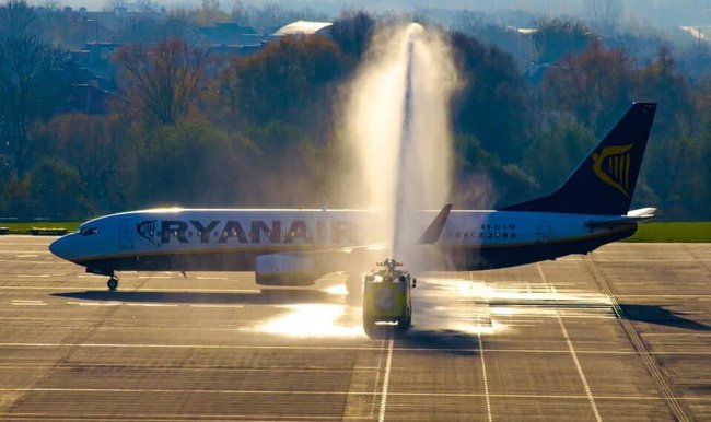 Ryanair начал летать из Львова 03