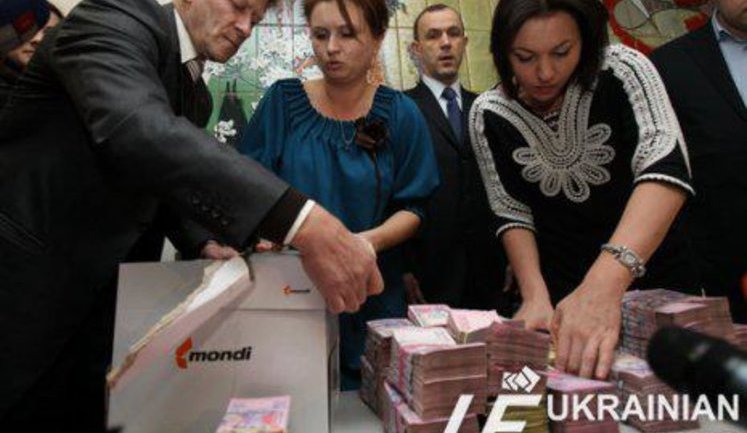 Забзалюк передал детской онкогематологии деньги "тушек". ФОТО + ВИДЕО