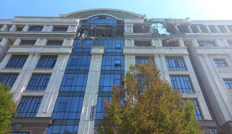 РосСМИ сообщают о "прилете" в администрацию террориста Пушилина. ФОТОрепортаж