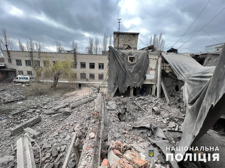 Russian occupiers launched massive attack on Kurakhove at night 08