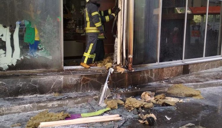 Пожежа в магазині "Рошен" у столиці: приміщення зайнялося зовні