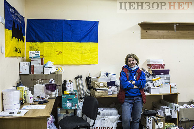 Волонтер Валентина Варава: Ми передали на фронт 71 автомобіль, а також десятки фур медичної гуманітарки для лікарень України. А в січні 20-го року Мінсоц виключив нас з Єдиного реєстру отримувачів гуманітарної допомоги 14