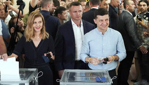 Зеленский поблагодарил украинцев за голосование на выборах в Раду и намекнул на досрочные местные выборы