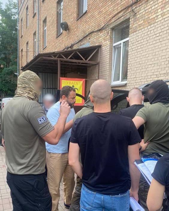 СБУ проводить обшуки в Дубінського, який під виглядом лікування батька поїхав на відпочинок за кордон 01