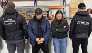 На границе со Словакией задержали 2 наркоторговца, которые ввозили в Украину партию метамфетамина. ФОТОРЕПОРТАЖ