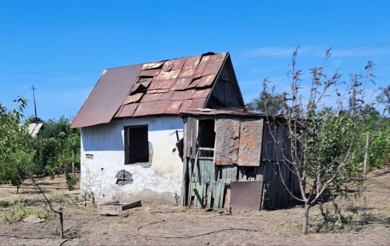Впродовж дня росіяни 15 разів атакували Нікопольщину. Загинуло дві людини, ще двоє поранені