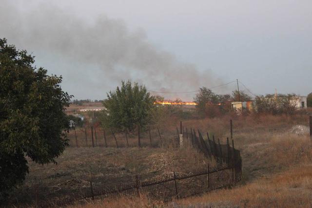 Російські найманці тричі застосували ГРАД на приморському напрямку. Обстріли призвели до пожежі сільгоспугідь, - штаб АТО 05