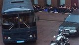 К Украинскому Дому стягивают подразделения "Беркута". ФОТО