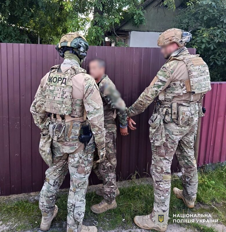 На Житомирщині п’яний чоловік з гранатою погрожував поліції