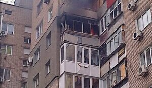 Occupiers attacked Nikopol district with kamikaze drones and artillery: 9-storey apartment burned, utilities and cars were damaged. PHOTOS