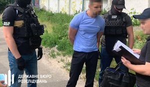 Чиновник Укртрансбезопасности, систематически требовавший взятки у перевозчиков, задержан "на горячем" в Киеве, - ГБР. ВИДЕО+ФОТОрепортаж