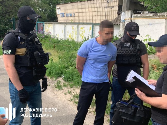 Чиновник Укртрансбезопасности, систематически требовавший взятки у перевозчиков, задержан на горячем в Киеве, - ГБР 04