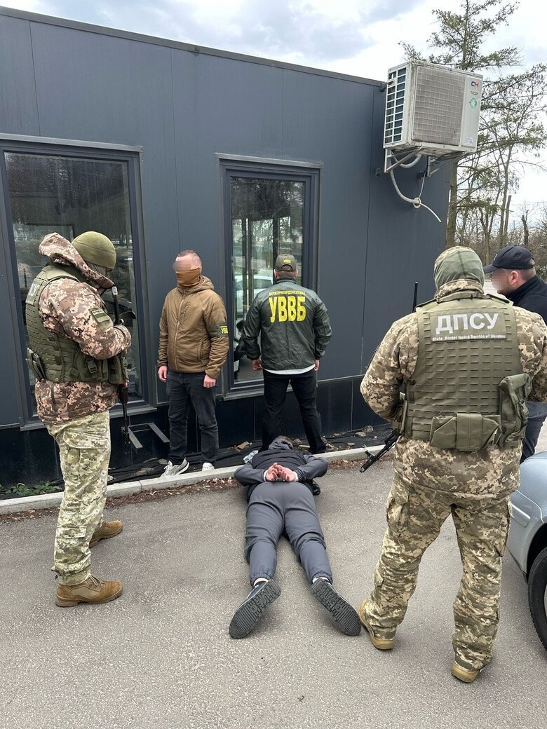 На Закарпатті викрили канал незаконного переправлення призовників за кордон
