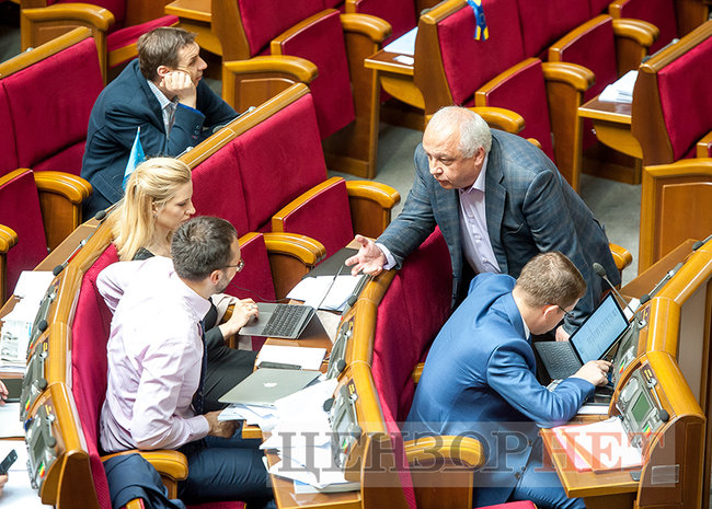 Кужель і книга Онищенка про Порошенка, Шипко репетирує промову і жестикуляція Князевича, - день роботи ВР 24 травня 04
