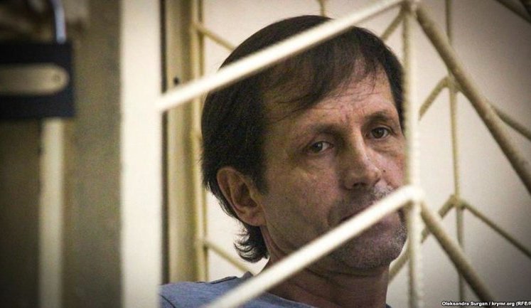 "Володя худой, бледный, лицо серое, но выглядит он лучше, чем в августе", - сестра Балуха после свидания в Керченской колонии