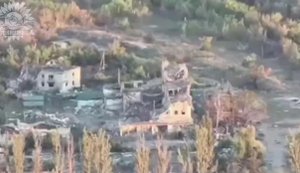Українські пілоти на винищувачах МіГ-29 розтрощили авіабомбами GBU-62 будівлю зі скупченням рашистів. ВIДЕО
