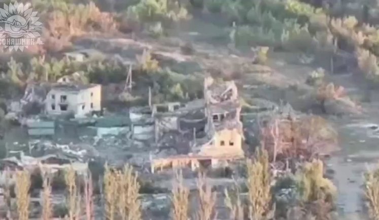 Українські пілоти на винищувачах МіГ-29 розтрощили авіабомбами GBU-62 будівлю зі скупченням рашистів. ВIДЕО