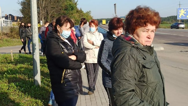 Жители Львовской области перекрыли объездную, требуя продлить маршрут автобуса 01