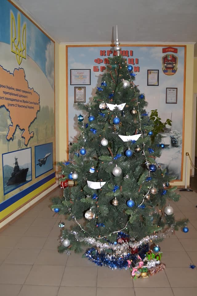 Активісти почали флешмоб на підтримку захоплених РФ українських моряків 03 Активісти почали флешмоб на підтримку захоплених РФ українських моряків 03