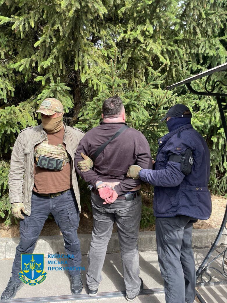 Затримано двох адвокатів, які за хабар влаштовували чоловіків на ДП заради бронювання