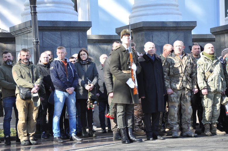 В Києві попрощалися із загиблим внаслідок російського обстрілу розвідником 30-ї ОМБр Антоном Сидоровим 41