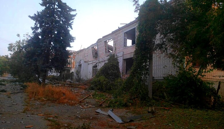 Последствия вражеских обстрелов Херсонщины: повреждены заводы, медучреждение, детский сад, церковь, есть погибшие и раненые 07