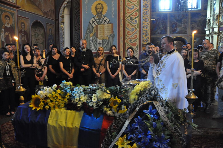 З телеведучим та військовим Карімом Гуламовим, який загинув у бою з російськими окупантами, попрощались у Києві 45