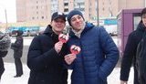 "Помните наши советские и православные праздники!": в оккупированном Луганске 14 февраля раздавали "сталинтинки". ФОТОрепортаж