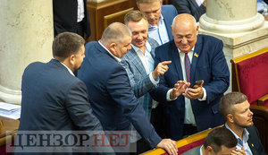 Голосование за блок оборонных законопроектов, Ландик просит помощи у Королевской и дневник Безбаха: "Под Радой опять сборище. Геращенко как с цепи сорвалась" - работа Рады 6 сентября. ФОТОрепортаж