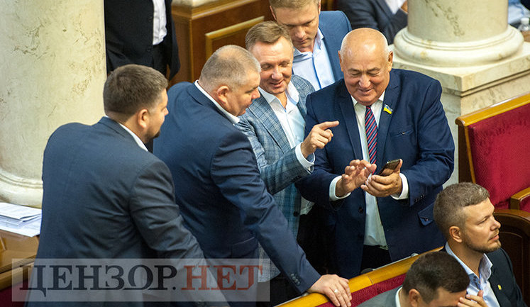 Голосование за блок оборонных законопроектов, Ландик просит помощи у Королевской и дневник Безбаха: "Под Радой опять сборище. Геращенко как с цепи сорвалась" - работа Рады 6 сентября. ФОТОрепортаж