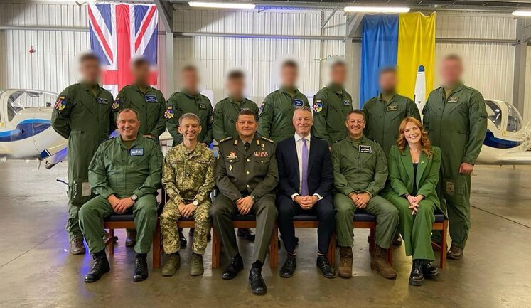 Group of Ukrainian pilots has completed training in UK, will soon go on combat missions - Zaluzhnyi. PHOTO