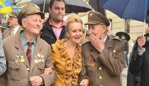 "Герои не умирают!": Во Львове и Ивано-Франковске по случаю Дня Героев прошли марши ветеранов УПА. ФОТОрепортаж+ВИДЕО