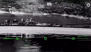 Сили безпілотних систем ударили по фрегату "Адмірал Макаров" у порту Новоросійськ та буровій установці "Сиваш", - Мадяр (уточнено). ВIДЕО