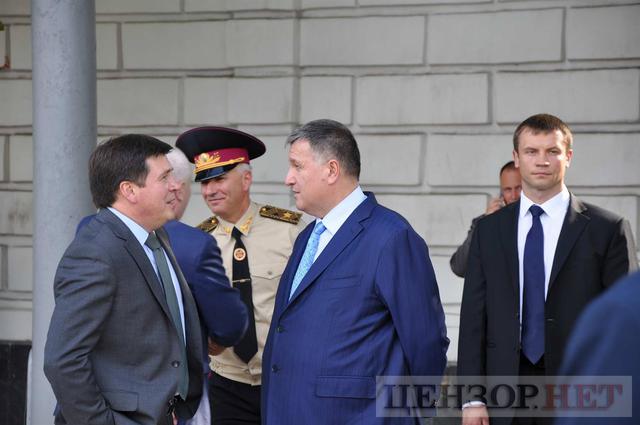 Вручение президентского штандарта и исполнение желания онкобольного мальчика - в Киеве отпраздновали день Национальной полиции 12