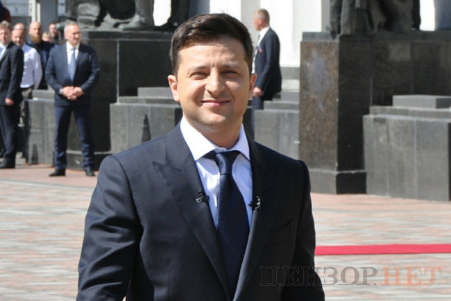 Зеленский с булавой, отвернувшийся Порошенко, Савченко в медалях, смеющиеся Луценко и Грицак, - инаугурация шестого Президента Украины Зеленского 42