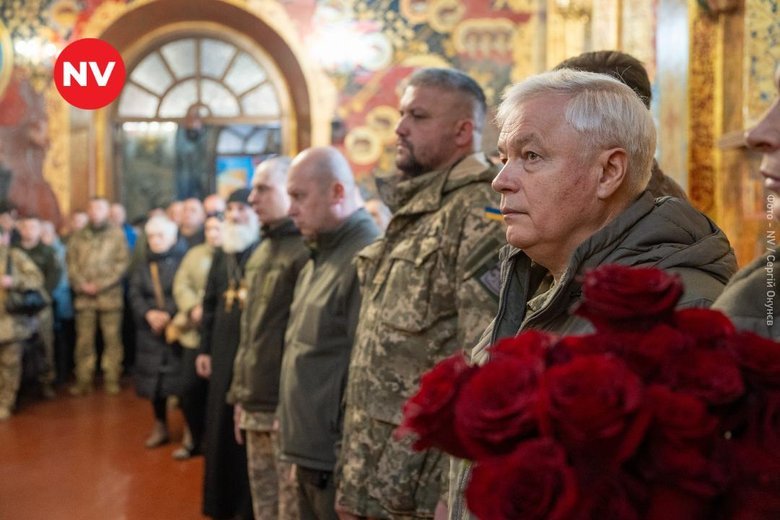 У Житомирі попрощалися з пілотом Олександром Довгачем