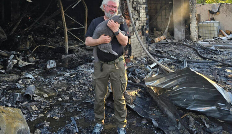 In Kharkiv, Russians hit yard of house of businessman and volunteer Yurii Sapronov with GAB. PHOTO