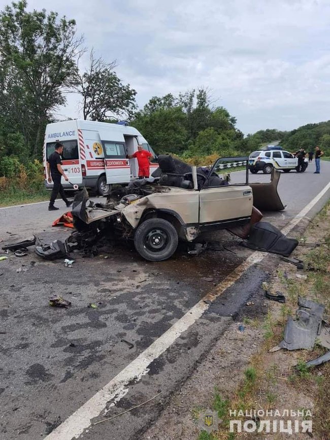 В результате ДТП на Луганщине погибла женщина, двое мужчин и 9-летний ребенок госпитализированы с травмами, - Нацполиция 01