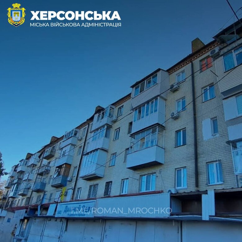 Наслідки ворожих обстрілів Херсону 06