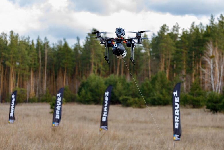 Випробування FPV-дронів на оптоволокні