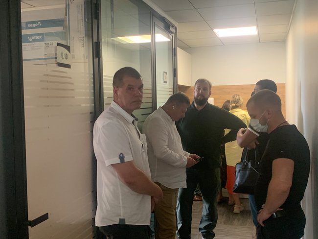 Налоговая пришла в офис Liga: обыск запланирован у одного арендатора, а попасть пытались к другому (обновлено) 01