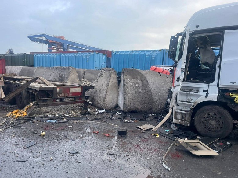 Russian troops have launched another attack on two ports in the Odesa region.