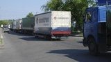Для проезда Януковича на 5 часов заблокировали международный транспортный коридор. Образовалась гигантская пробка. ФОТОрепортаж