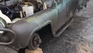 Окупанти пограбували УАЗ своїх поплічників: "РЭБ стоял - сп#здили. Колеса тоже сп#здили. Вот такой стыд". ВIДЕО