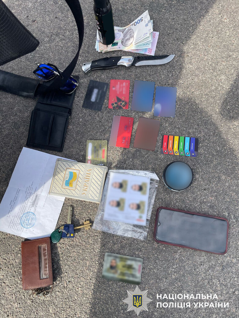 На Київщині викрили угруповання, яке вимагало $20 тисяч і викрало авто