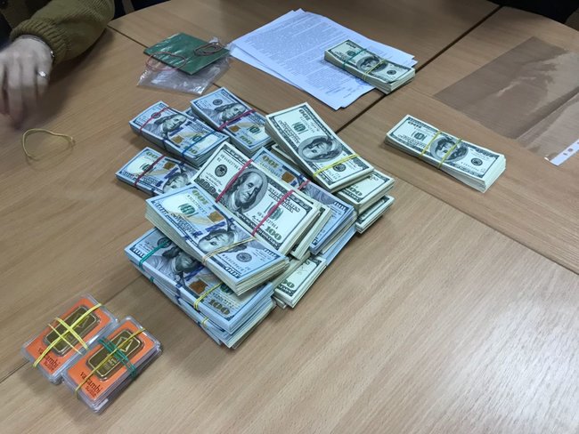 Податківці вилучили на Полтавщині 285 тис. доларів у сільгоспкомпаній, які ухилялися від сплати податків 01