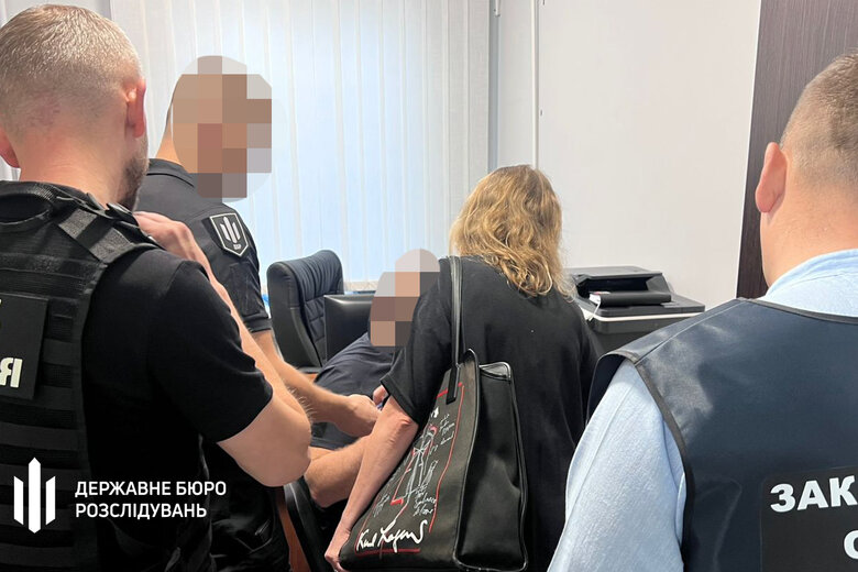 Сообщено о подозрении правоохранителю в Закарпатье
