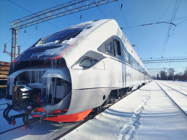 Крюківський вагонзавод передав "Укрзалізниці" потяг "Тарпан"