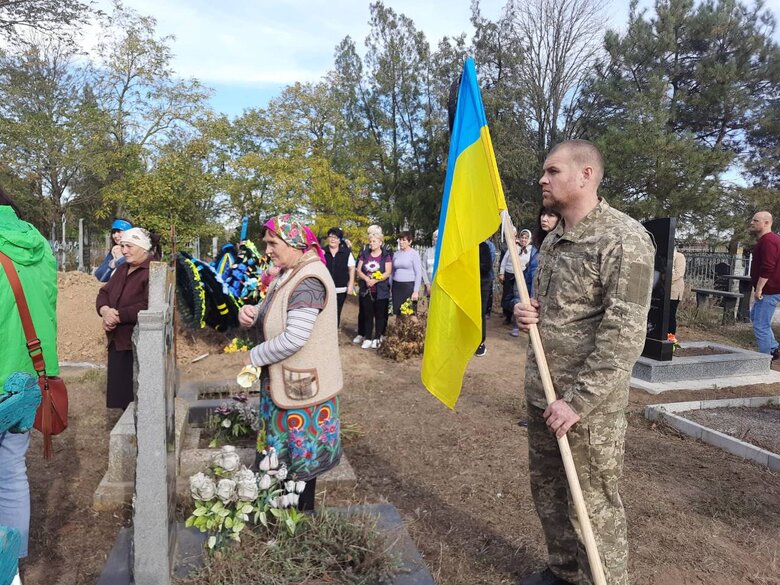 С погибшим защитником Украины Александром Скакуном попрощались под Херсоном 05 С погибшим защитником Украины Александром Скакуном попрощались под Херсоном 05